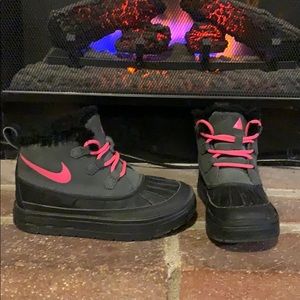 COPY - Girl Nike boots